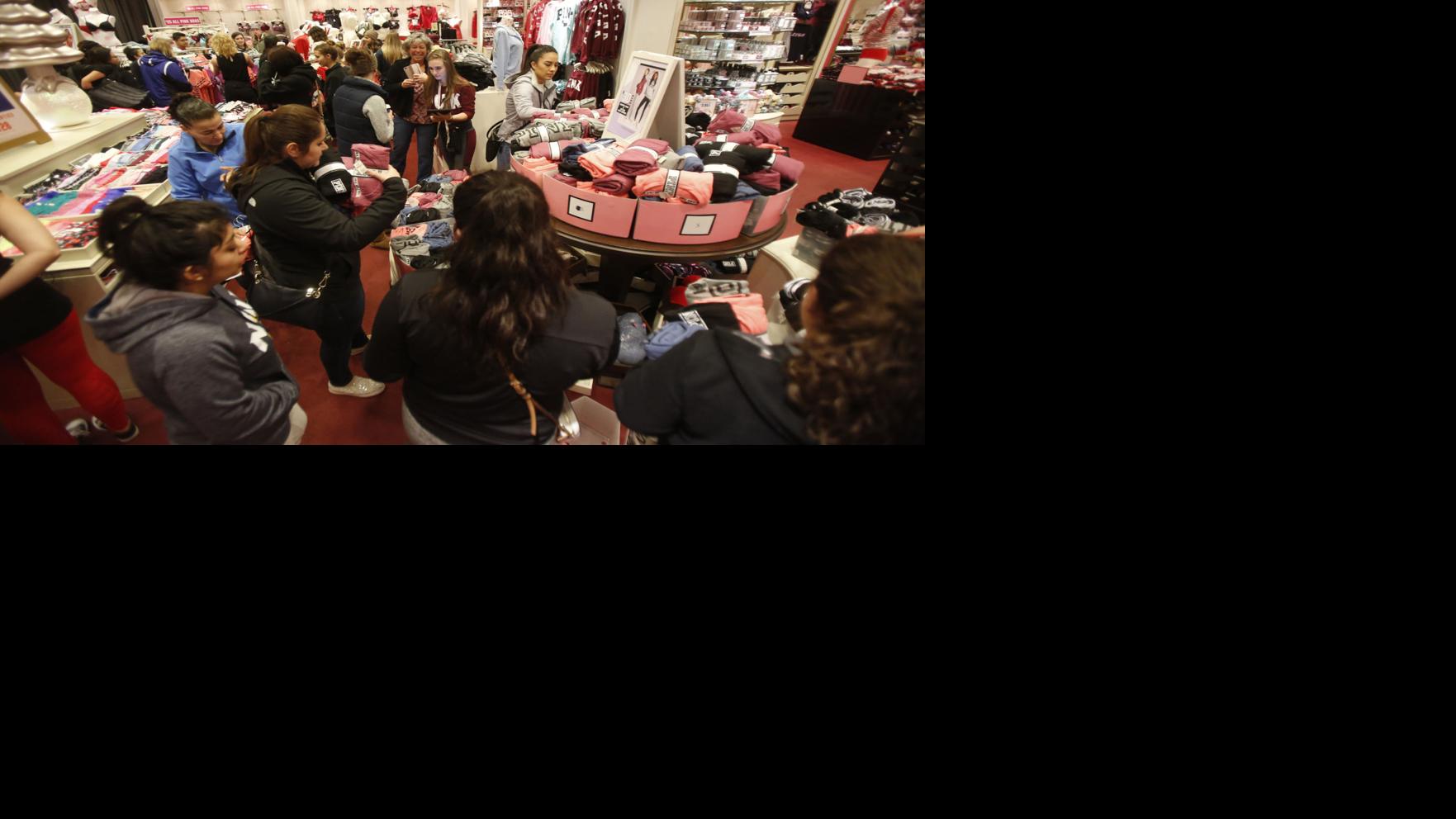 Flagstaff shoppers scope out local Black Friday deals