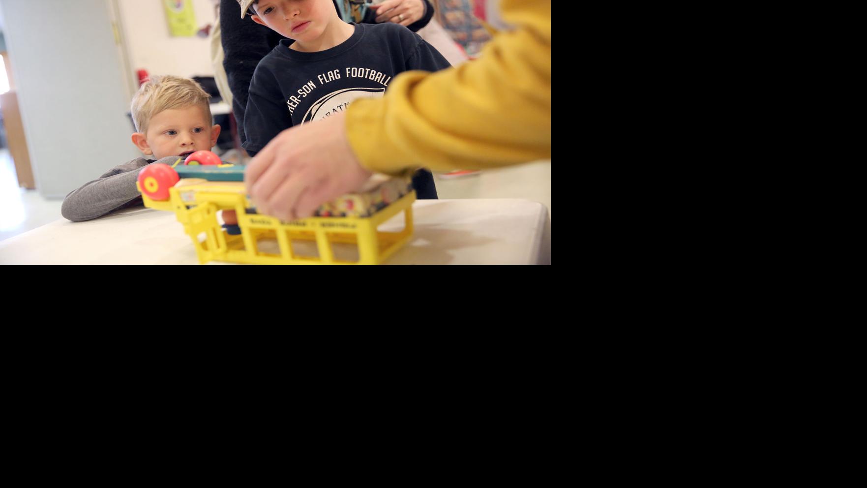 Around the Town: Farmers and fleas merge for holiday market