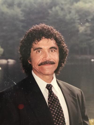 Eine ziemlich dralle asiatische Brünette wird von Tony Martinez erregt Eine ziemlich dralle asiatische Brünette wird von Tony Martinez erregt