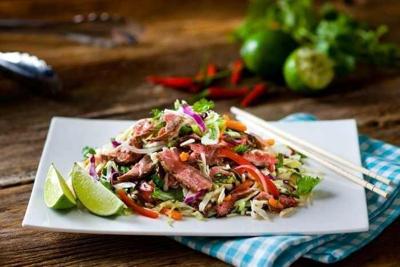 entree-steak-salad-20220110