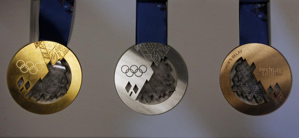 Here S A Look At Every Olympic Gold Medal Design Since 2000 Olympics Azdailysun Com