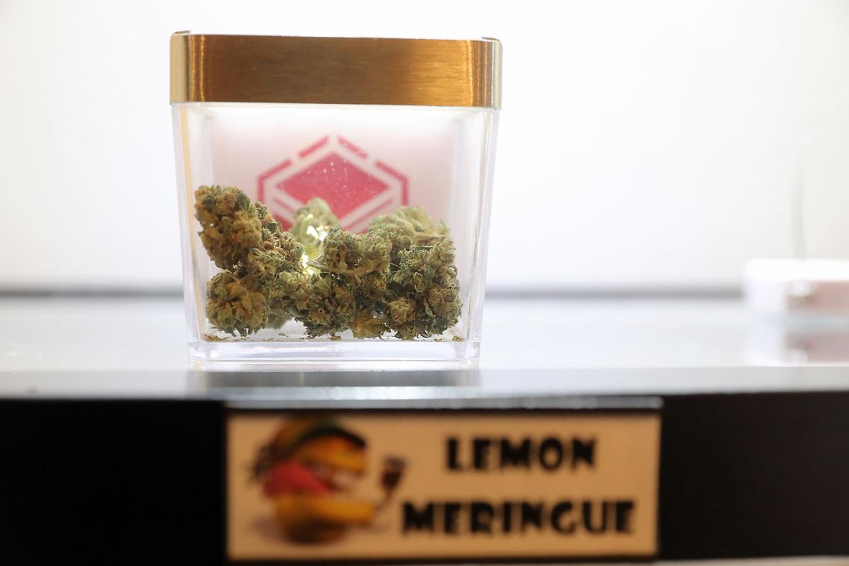 Mary Jane For The Masses Marijuana Dispensaries Bustling In Flagstaff After Opening For Adult Use Local Azdailysun Com