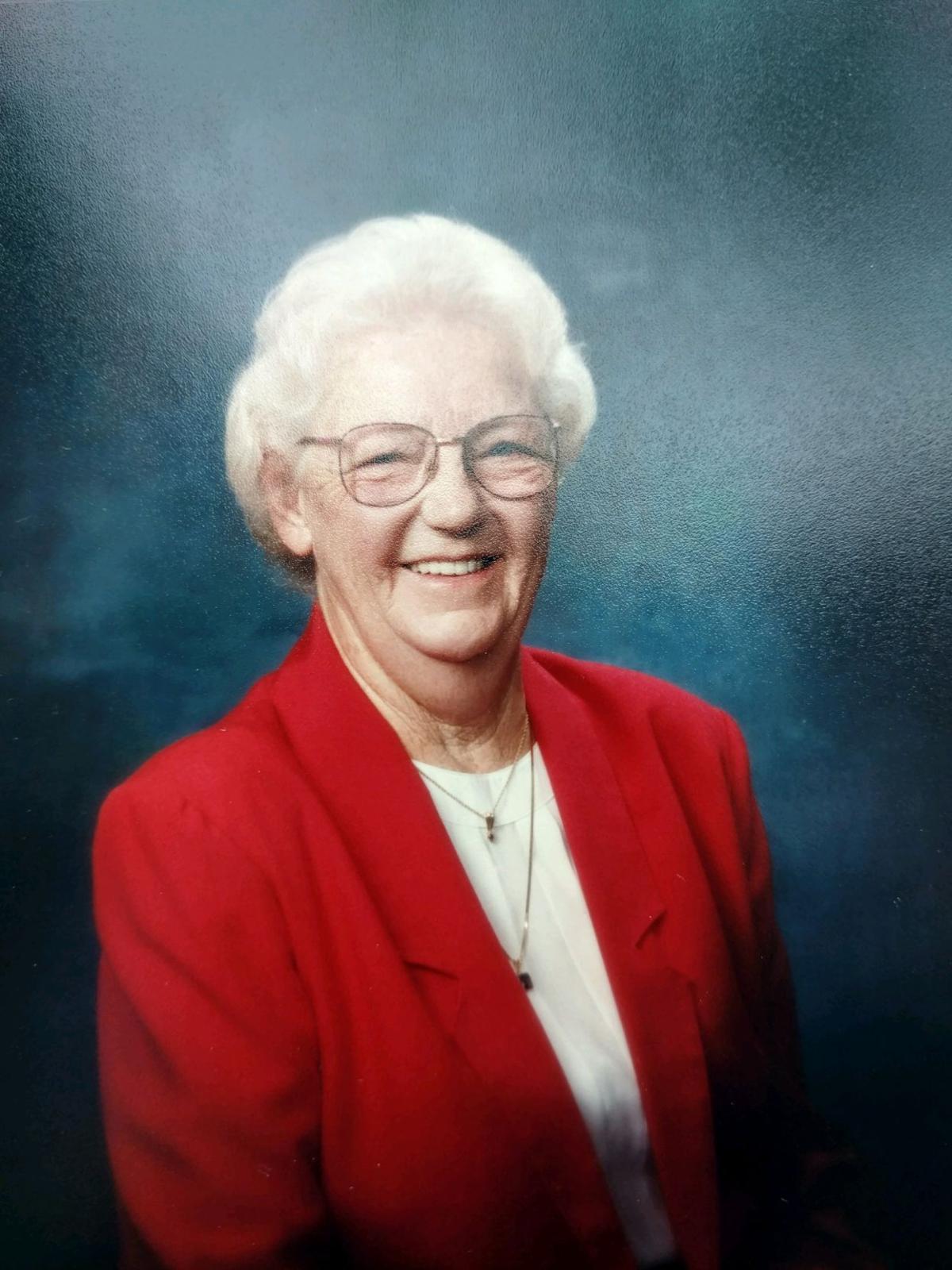 Nadine Louise Foerster