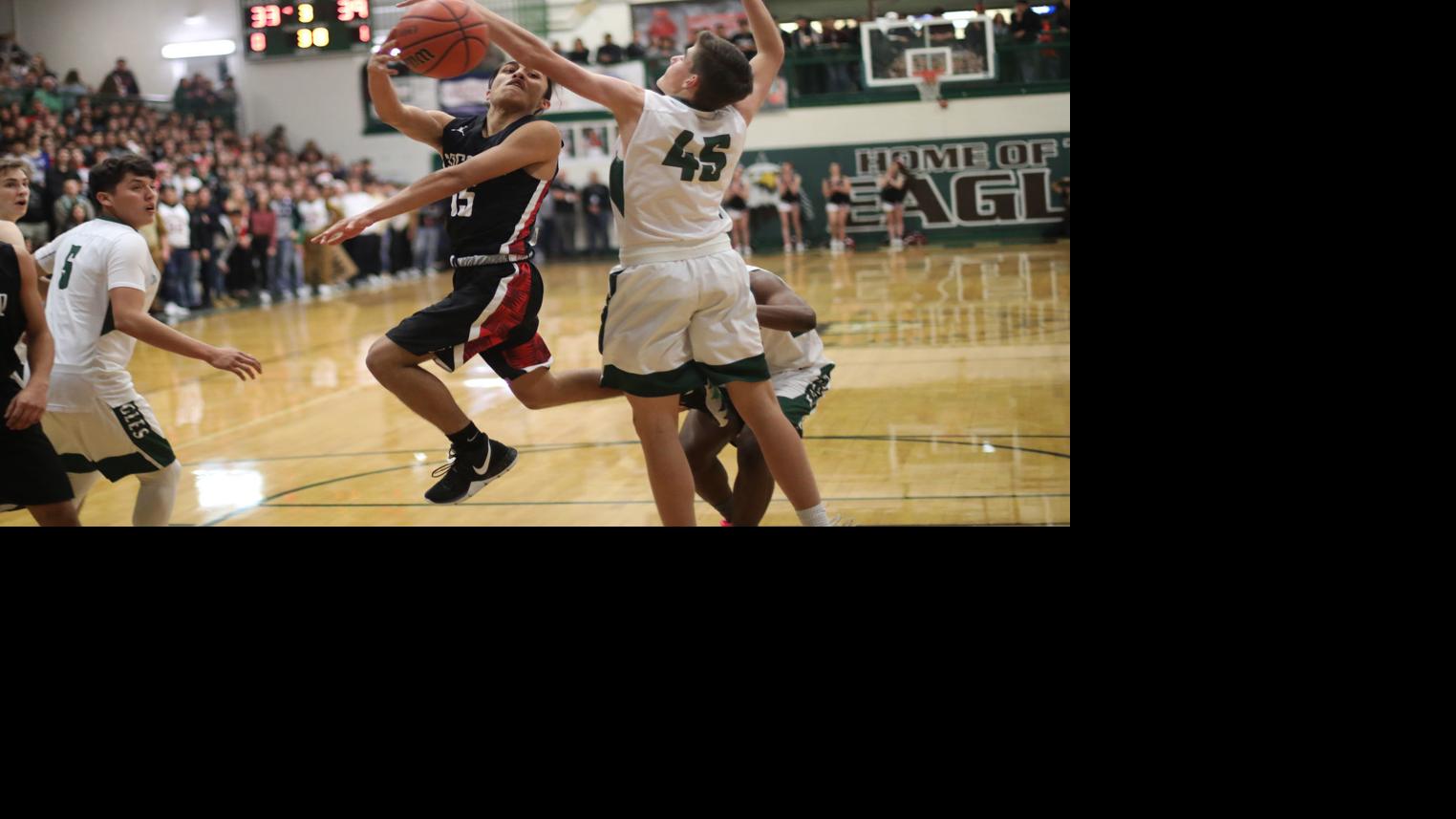 Coconino boys hoops holds off Yazzie, Flagstaff, 51-44