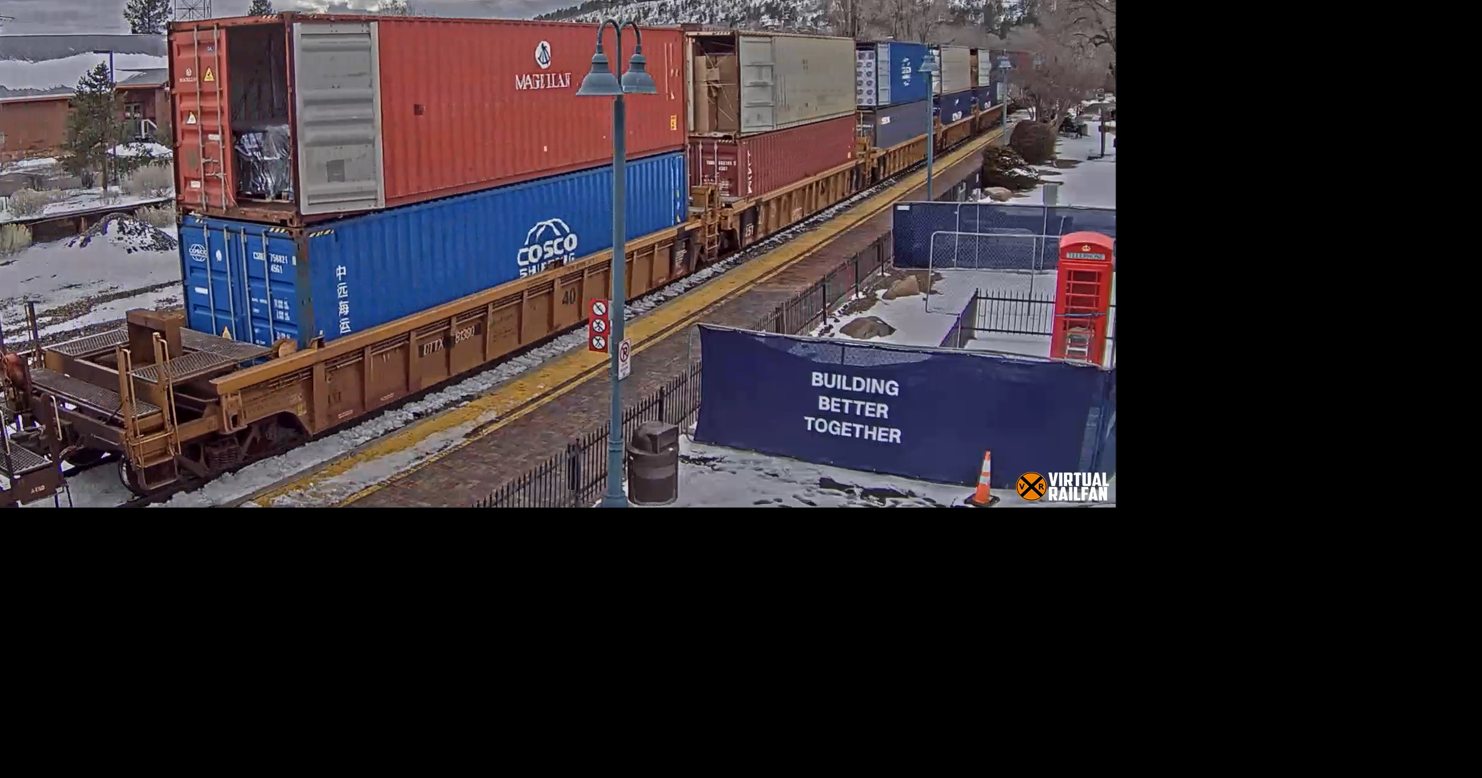 Open cargo containers roll through Flagstaff. Are train robbers at it ...