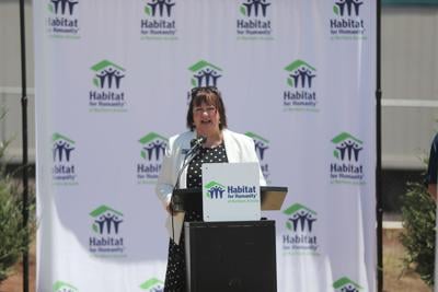 Mayor Becky Daggett