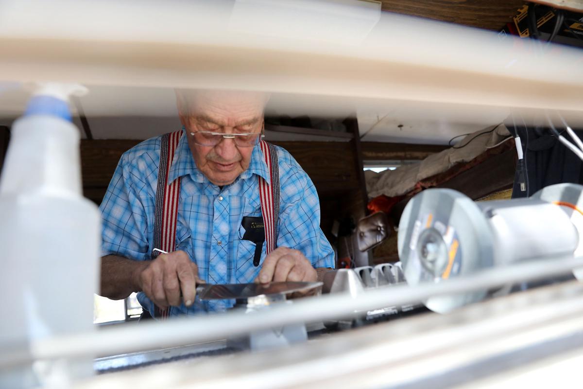 Flagstaff Man Keeps His Nose To The Grindstone Even At Age 80 Local Azdailysun Com