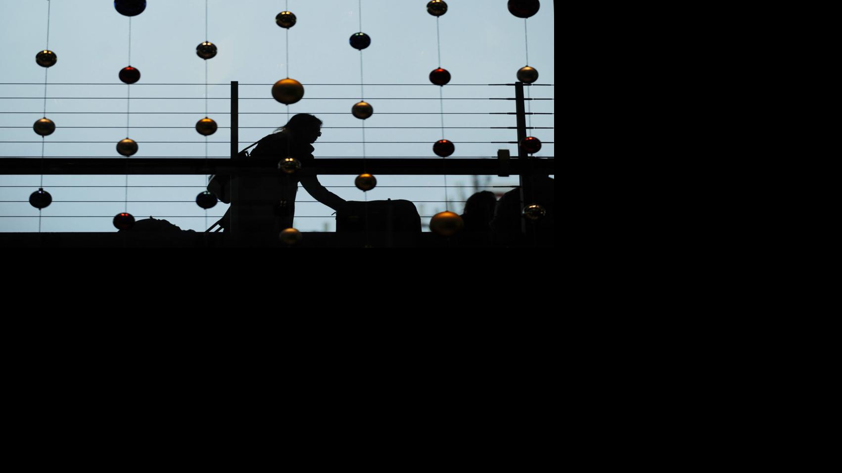 5 tips for 2017 holiday air travel, including why you should book now