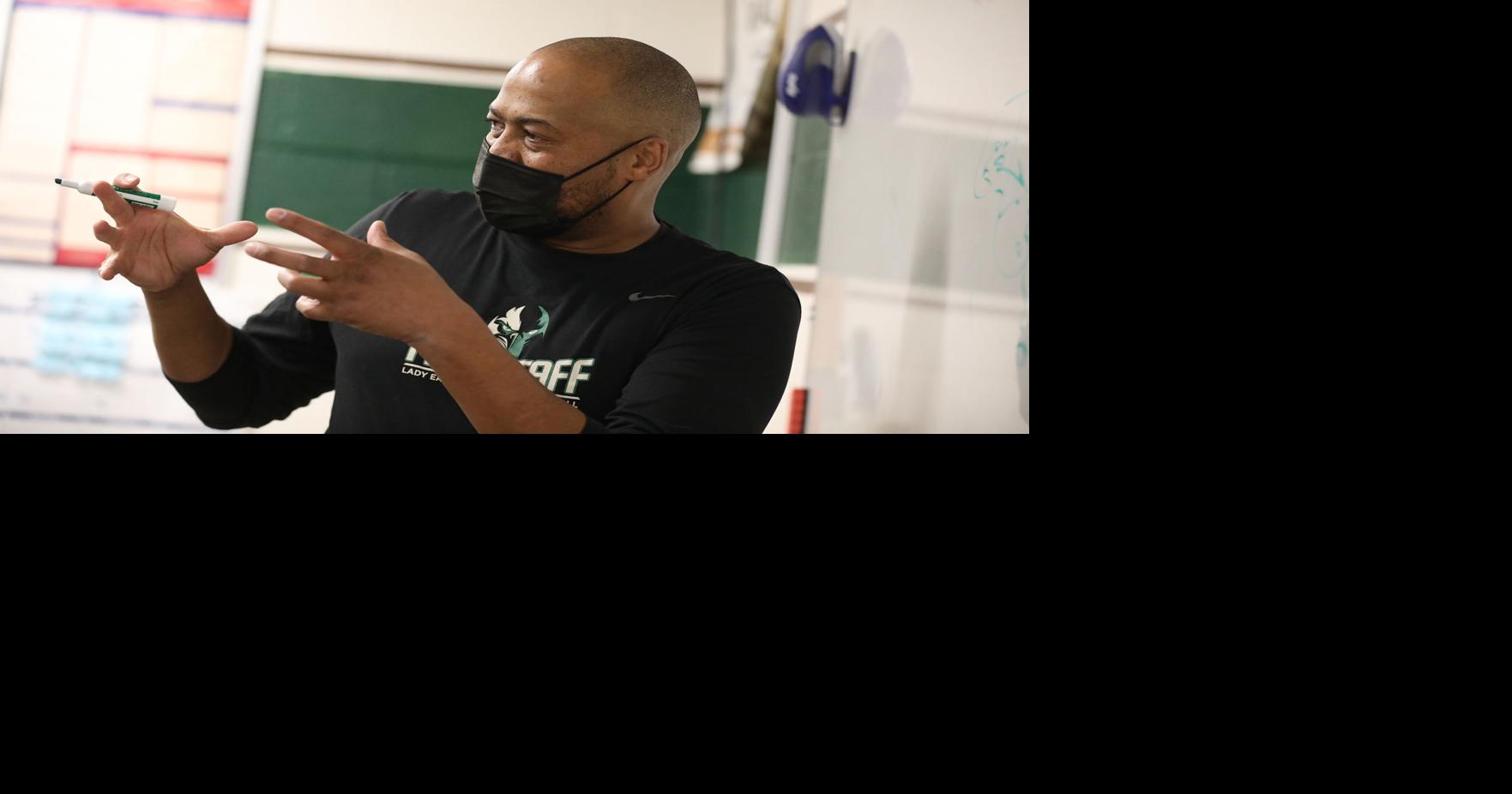 Johnson sets wins record as Eagles defeat Patriots