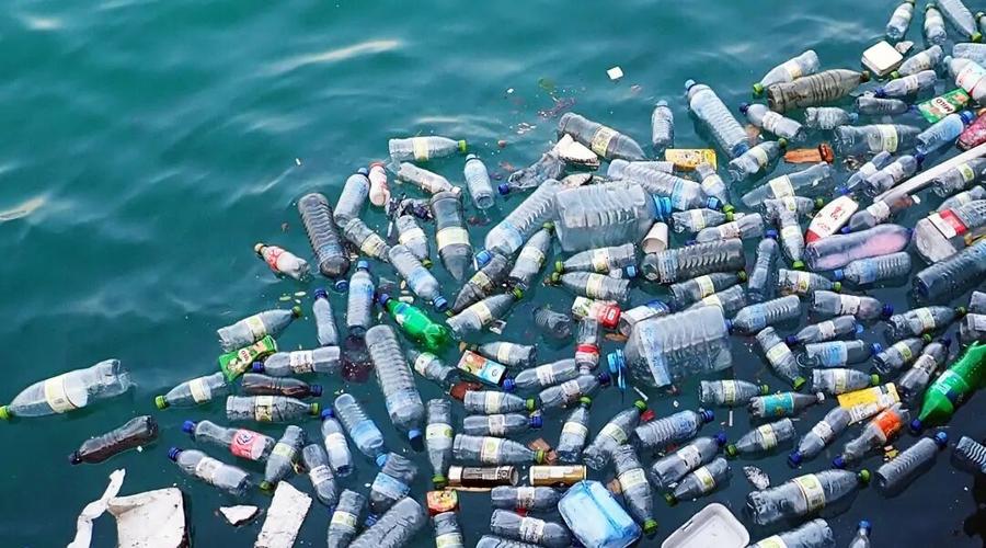 plastic-ocean.jpg