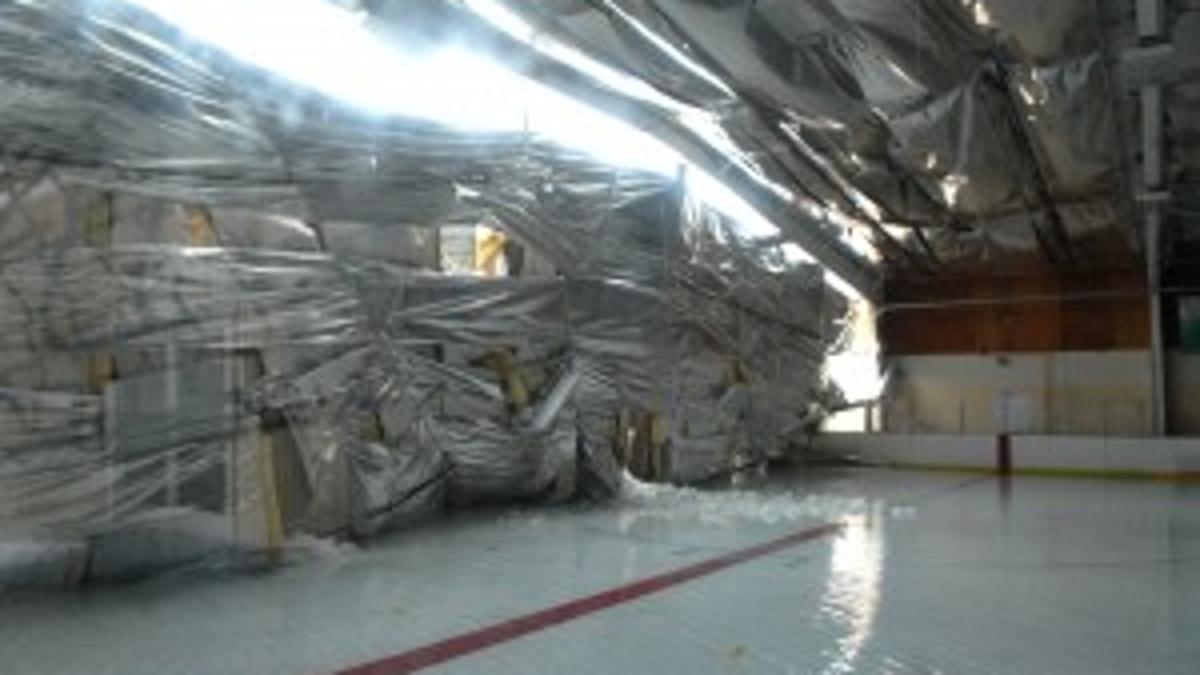 Ice Rink Roof Caves In Local Azdailysun Com
