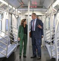 Hochul eyeing mask ban on transit after anti-Semetic incidents