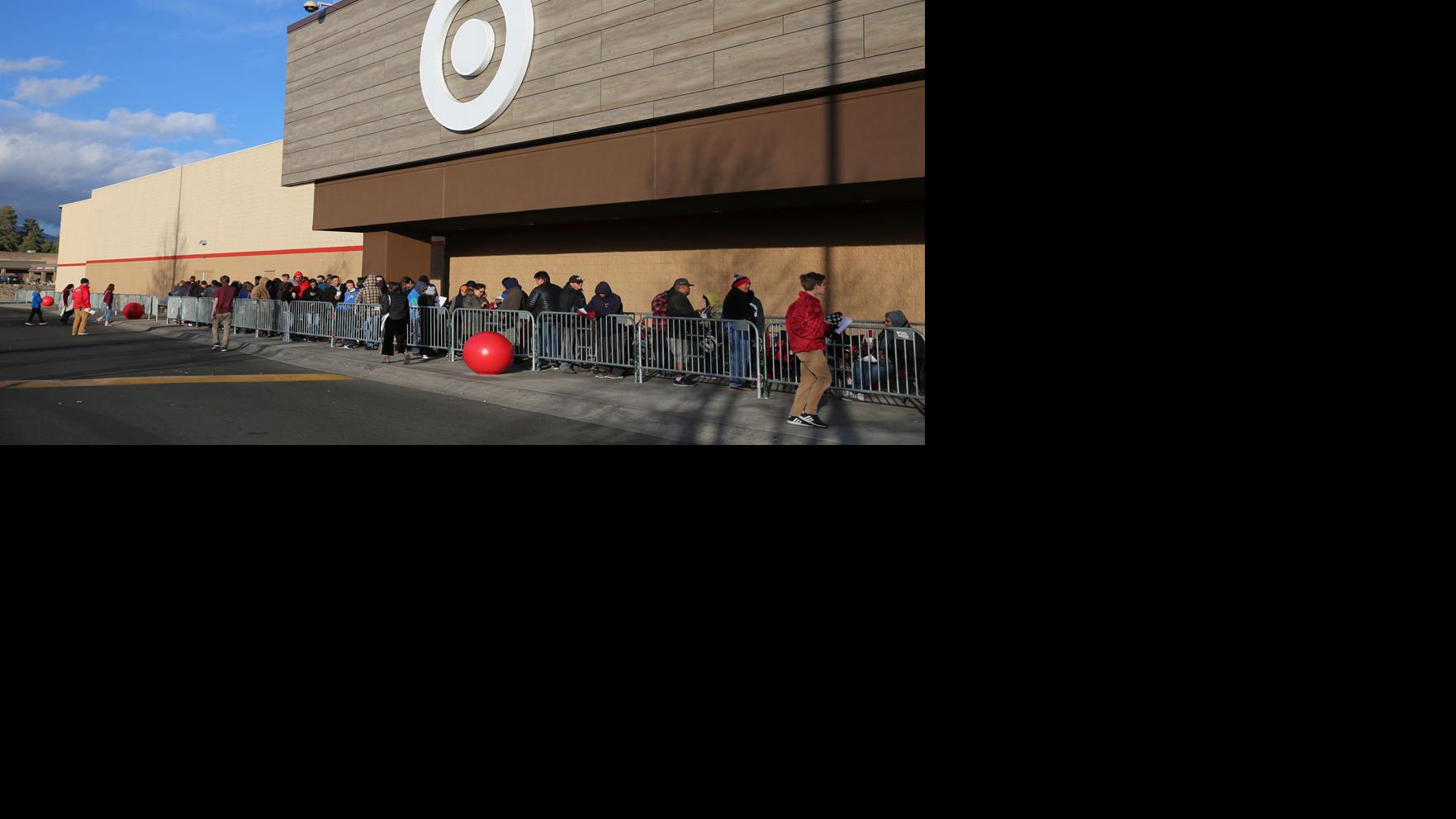 Flagstaff crowds line up for electronics on Black Friday