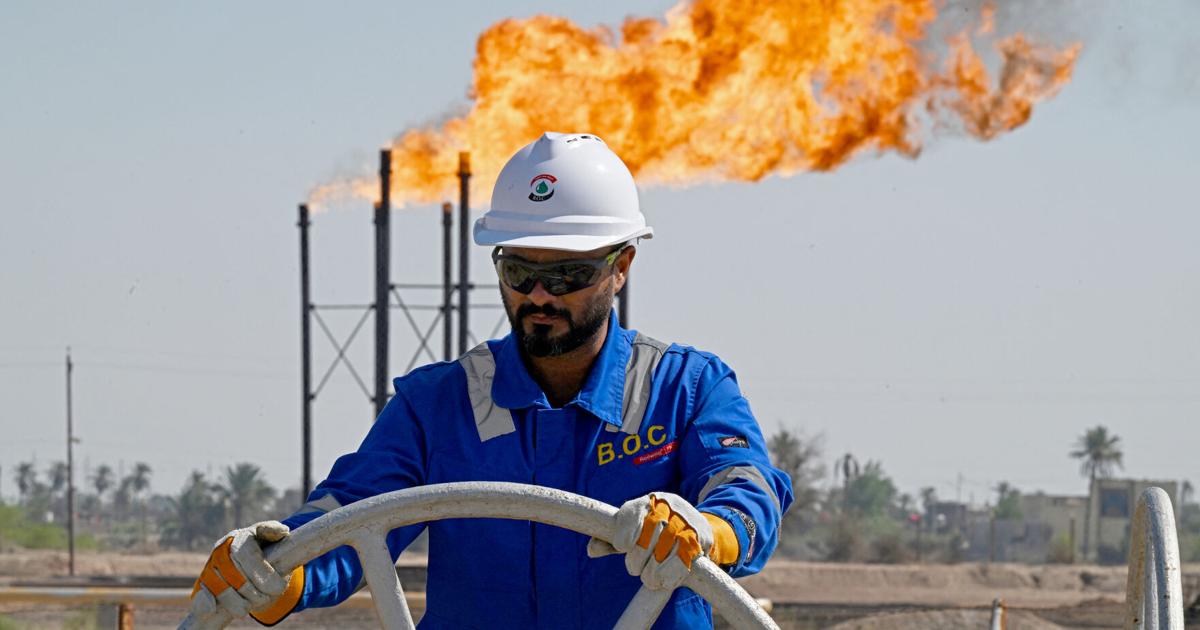 Oil rises as US-Iran standoff threatens prolonged supply shock