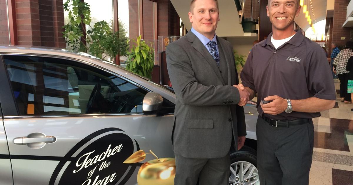 CHS auto teacher wins Teacher of the Year | Local News | azdailysun.com