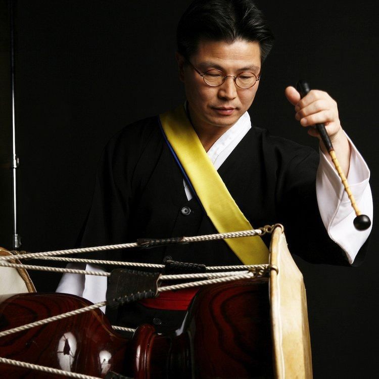 Kim dong han record labels