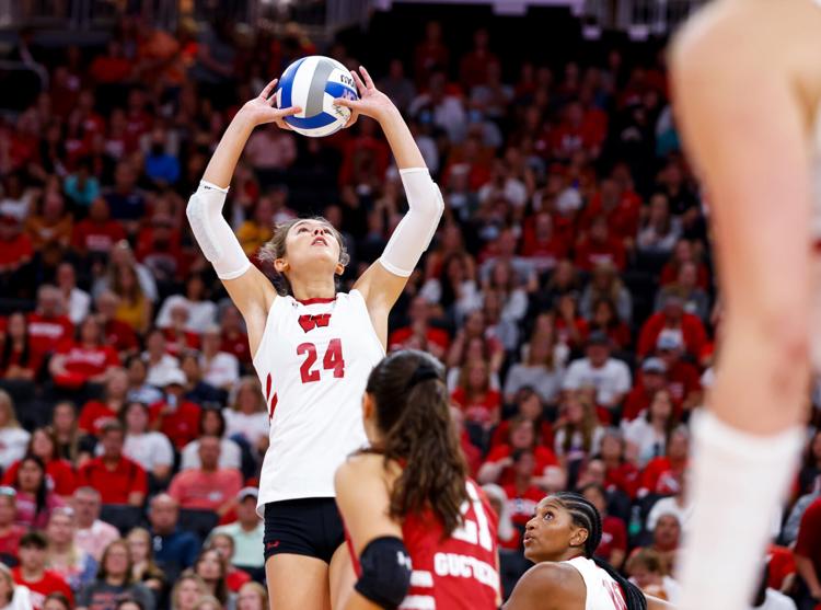 Anna Smrek dominant for Wisconsin volleyball after injury