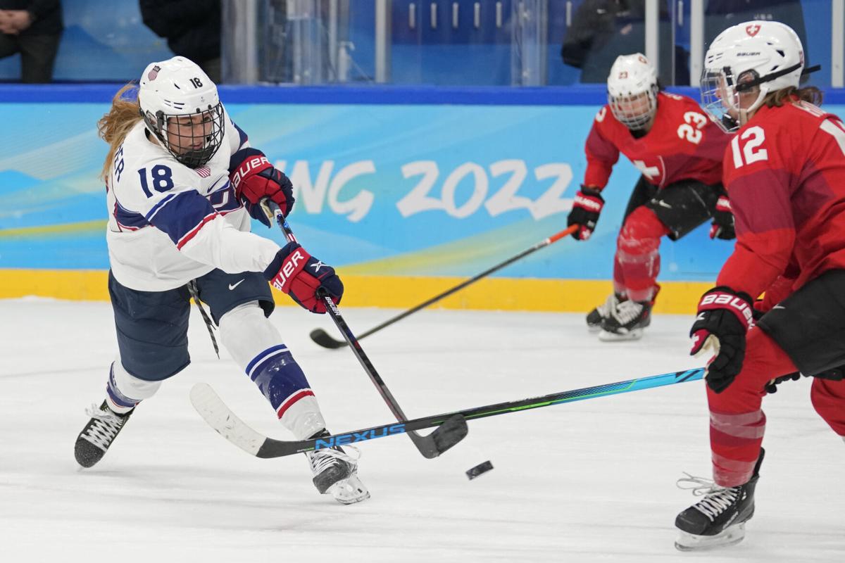 Meet Sarah Nurse: Olympic Hockey Superstar (Sports VIPs (Lerner ™ Sports))