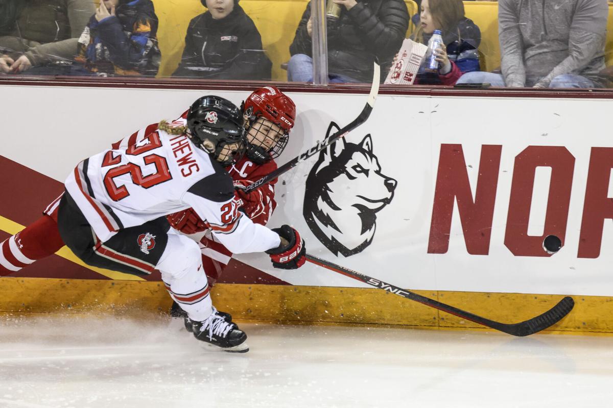 Wisconsin's Cami Kronish invites young artists to design goalie mask