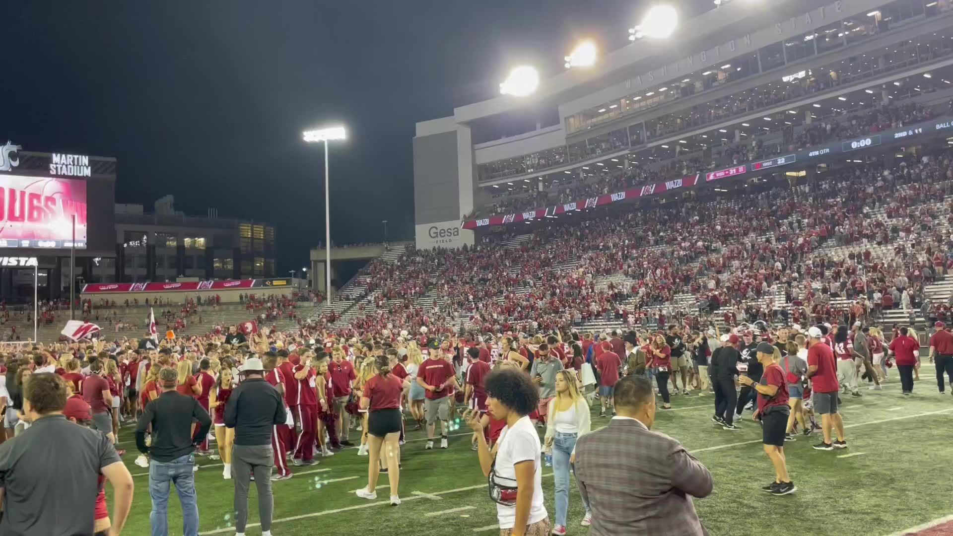 Cougars pay homage to Mike Leach in upset of No. 19 Wisconsin