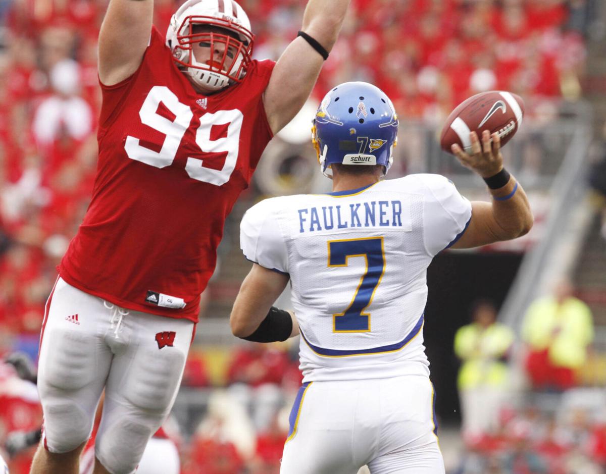 Wisconsin Badgers in the NFL: T.J. Watt wins Defensive Player of the Year  award - Bucky's 5th Quarter