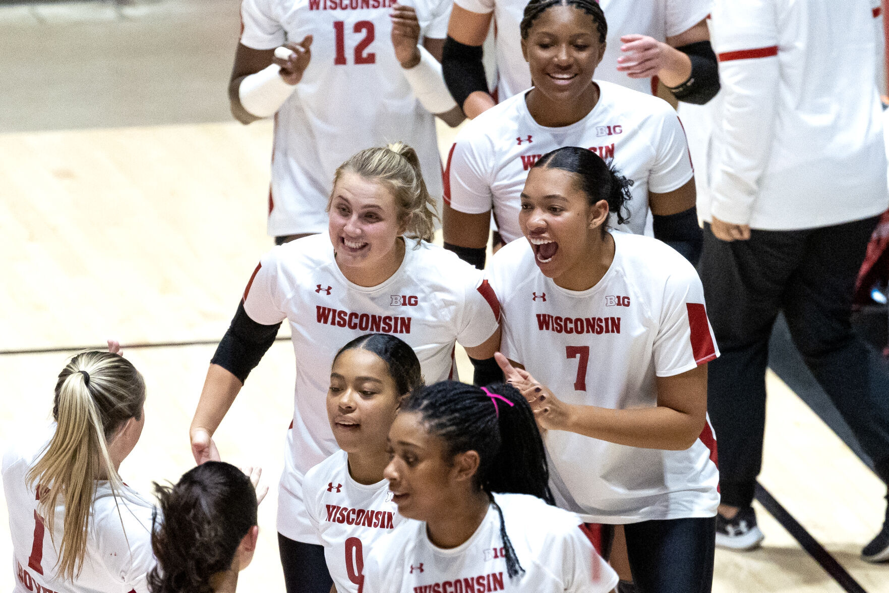 Photos: No. 1 Wisconsin Volleyball Sweeps Ohio State