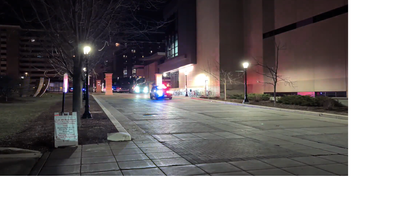Watch Wisconsin women's hockey arrives back at LaBahn Arena