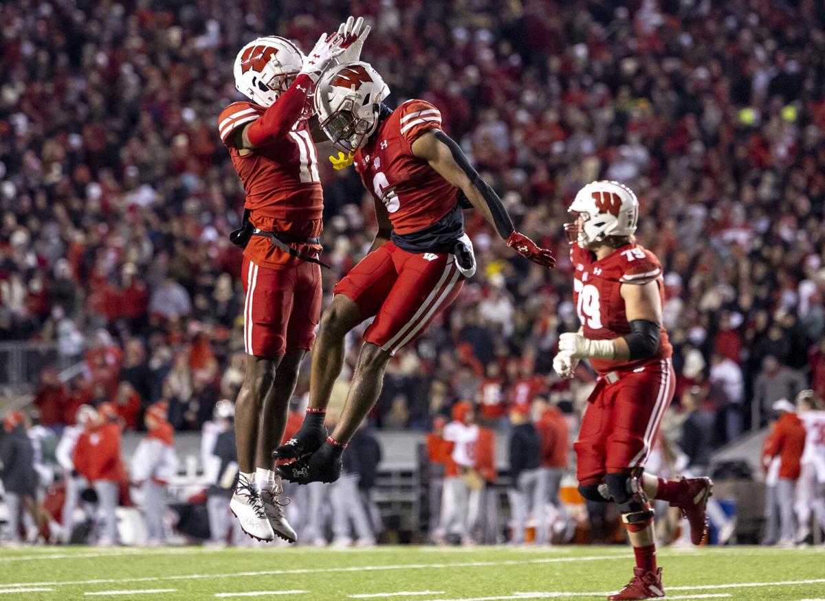 Badgers HC Luke Fickell says team needs to target Bryson Green more -  Bucky's 5th Quarter