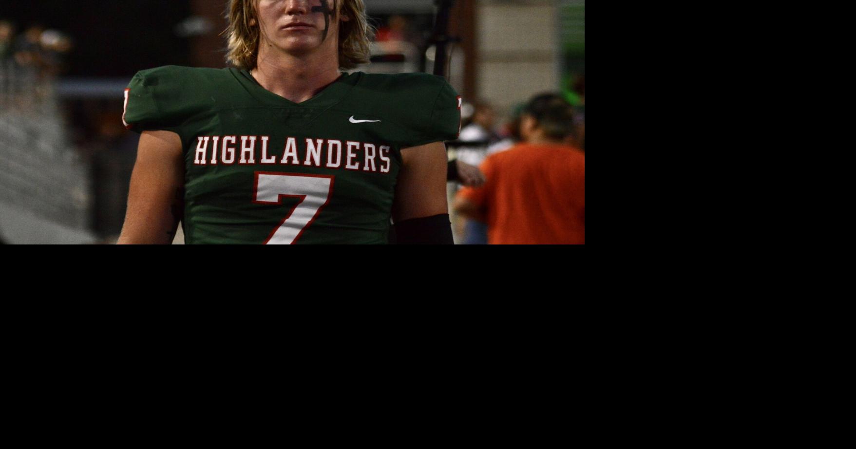Wisconsin football recruits at men's basketball game