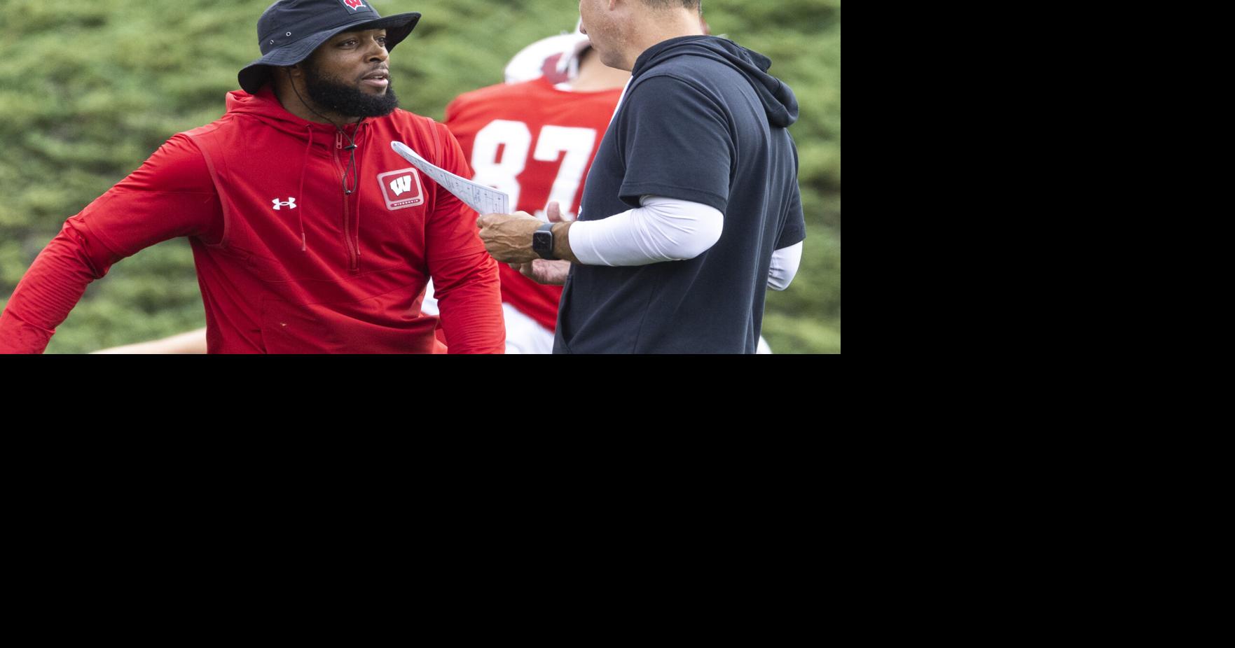 Wisconsin football loses assistant coach to Notre Dame
