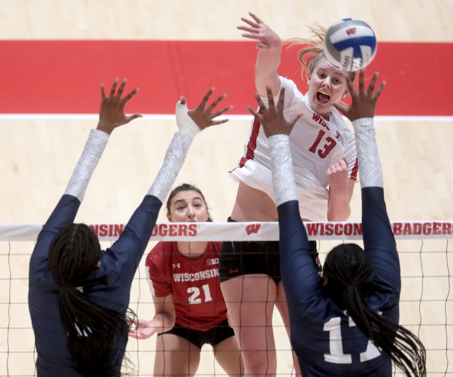 Photos: Wisconsin Volleyball Hosts Penn State | Flipboard