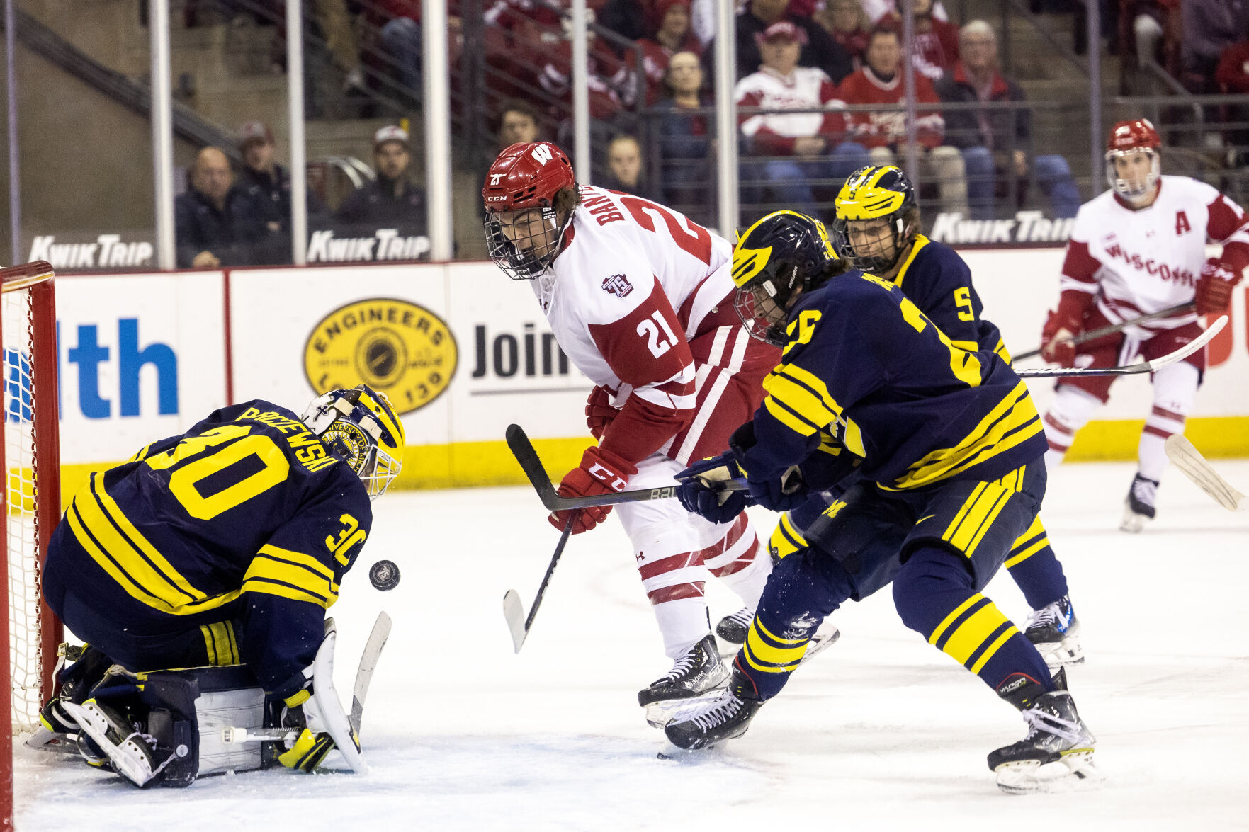 Wisconsin Men's Hockey Is Back In The Top 3 Of The Rankings