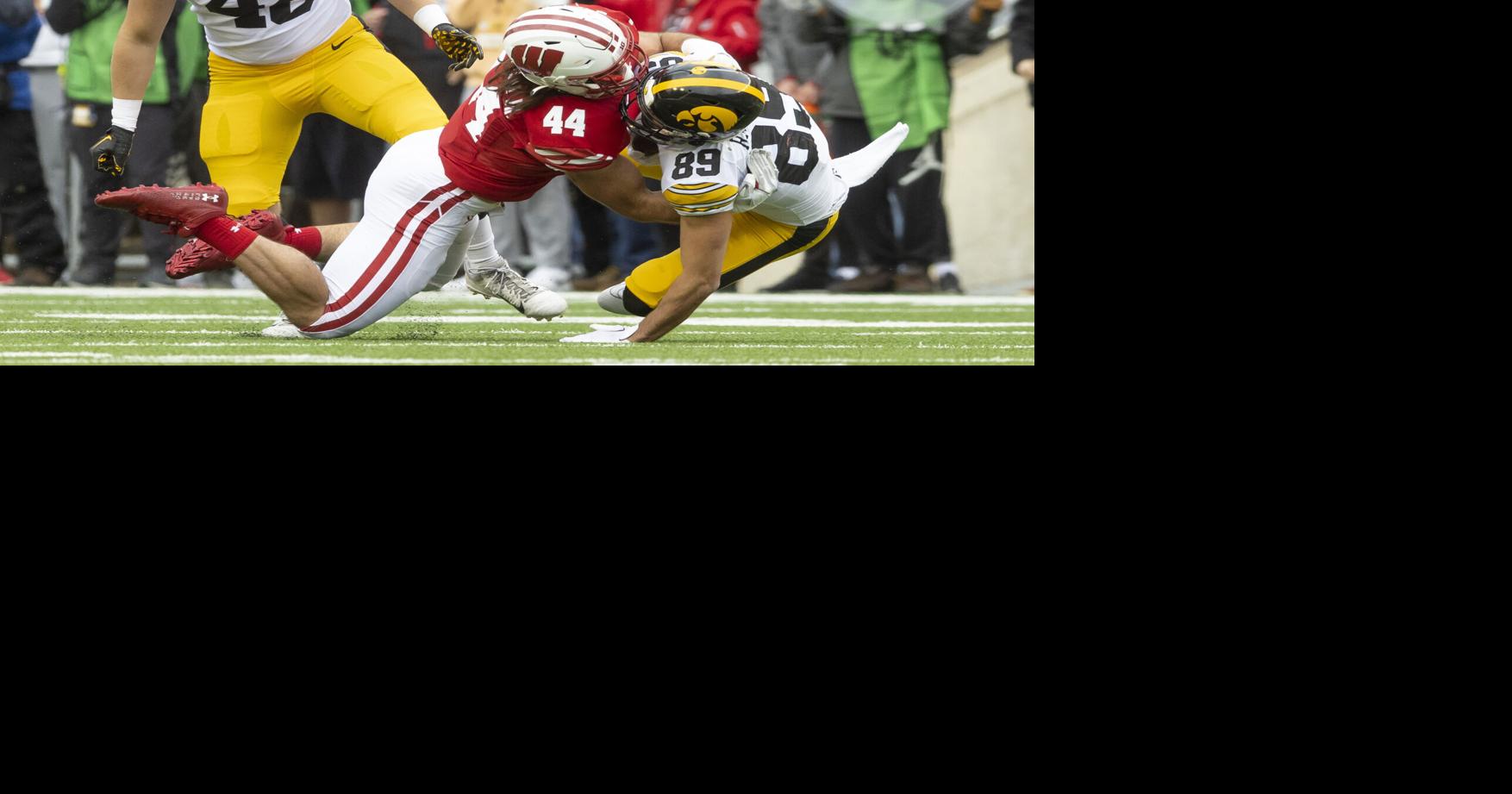 Wisconsin football vs. Iowa halftime observations