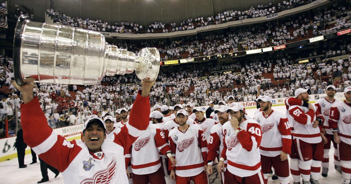 The Detroit Red Wings started many traditions around the Stanley Cup