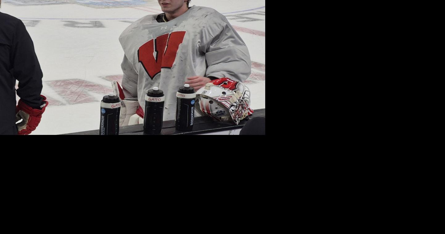 Goalie Daniel Hauser has Wisconsin men's hockey's trust