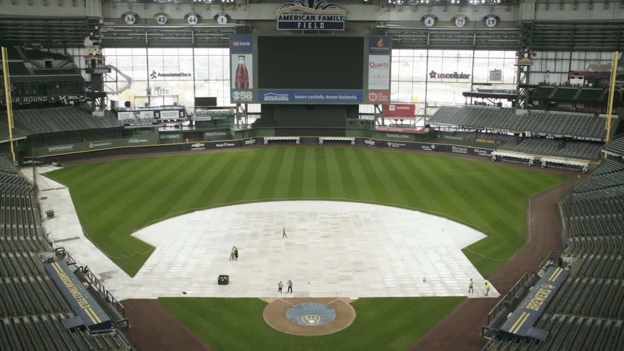 Brewers celebrate return to full capacity at American Family Field