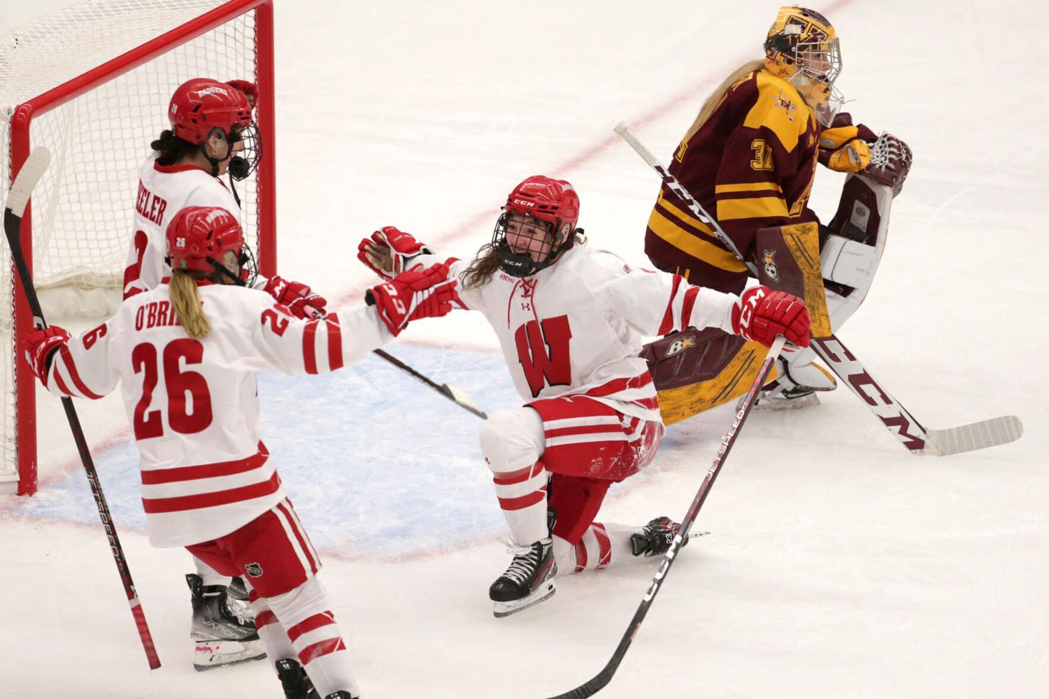 3 Things That Stood Out From Wisconsin Men s And Women s Hockey s First 3-things-that-stood-out-from-wisconsin-men-s-and-women-s-hockey-s-first
