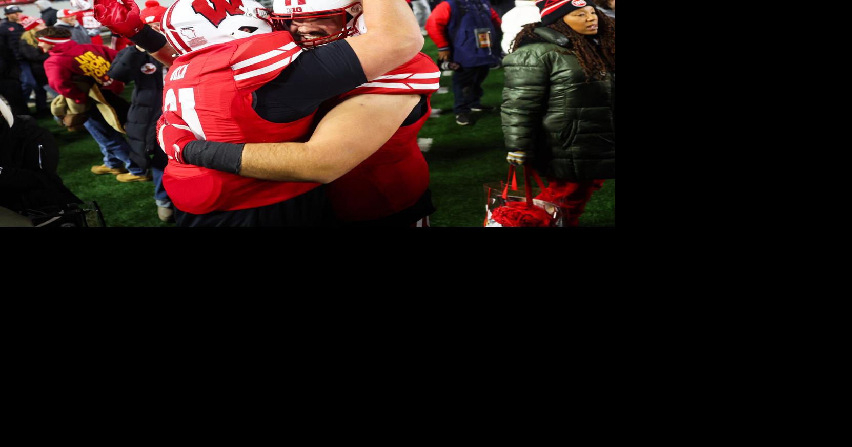 Wisconsin football fans soak in positive vibes after Badgers take down ...