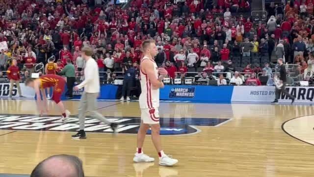 Boy Nails Buzzer Beater Shot at Ohio Basketball Camp - GIPHY Clips