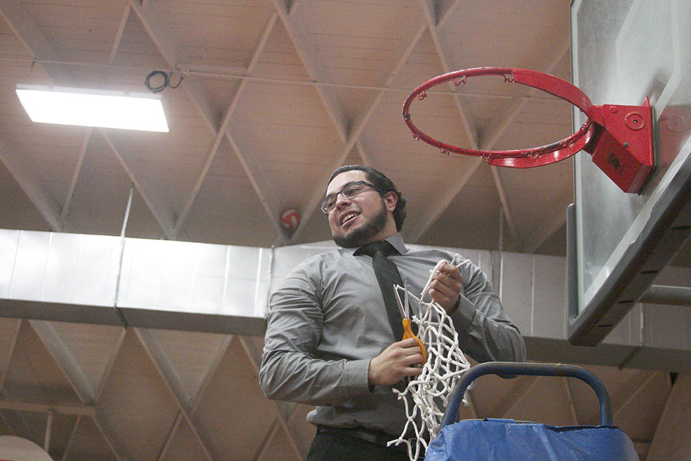 Van Vleck finishes district undefeated with win over Boling Sports