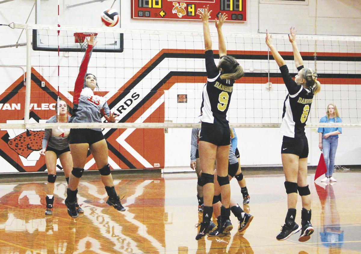 East Bernard jumps out to 20 start in District 243A action Sports