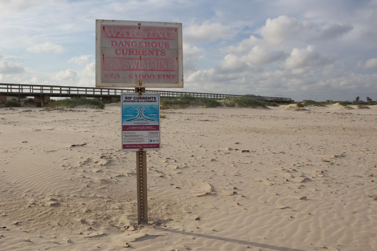 Signs of trouble on Matagorda Beach Community