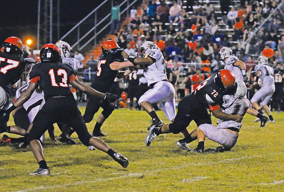 Van Vleck gets first win at Community