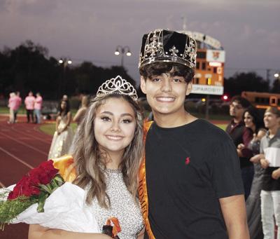 Van Vleck crowns homecoming royalty