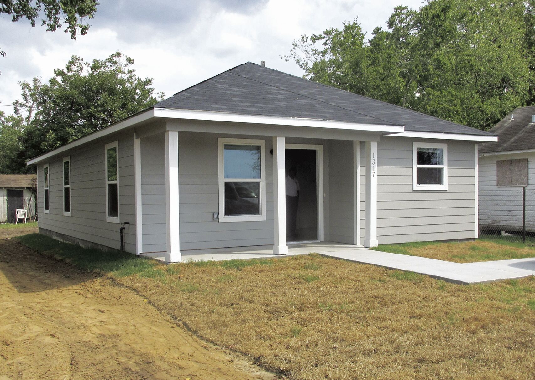 Two Bay City Residents Receive New Homes Through Program With City   651845e11090f.image 