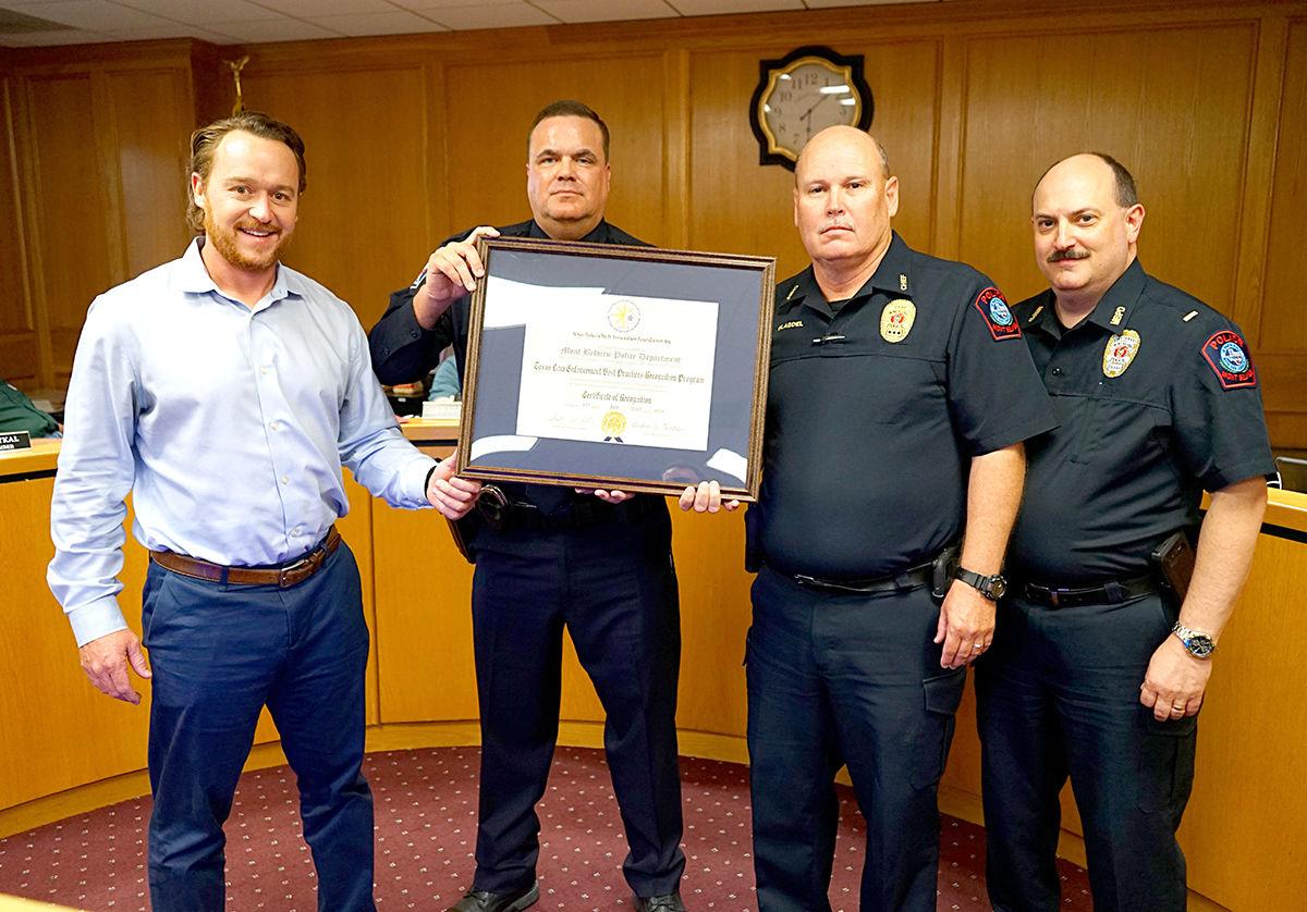 Mont Belvieu Police Dept. earns state honor | News | baytownsun.com