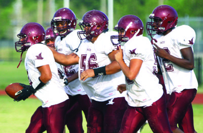 Football Takes Center Stage High School Baytownsun Com