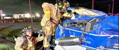 Bfd Rescues Driver In I 10 Accident News Baytownsun Com