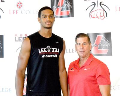 Lee College Put Athlete On The Right Track Sports Baytownsun Com