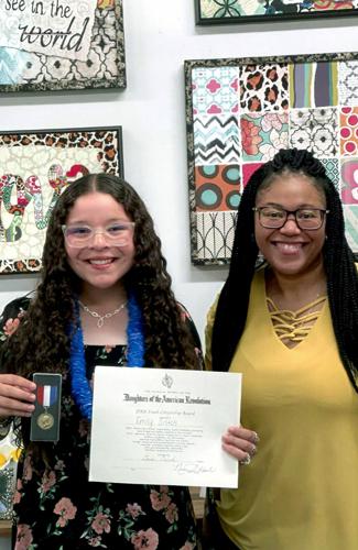 Goose Creek D.A.R. awards outstanding students | Local | baytownsun.com